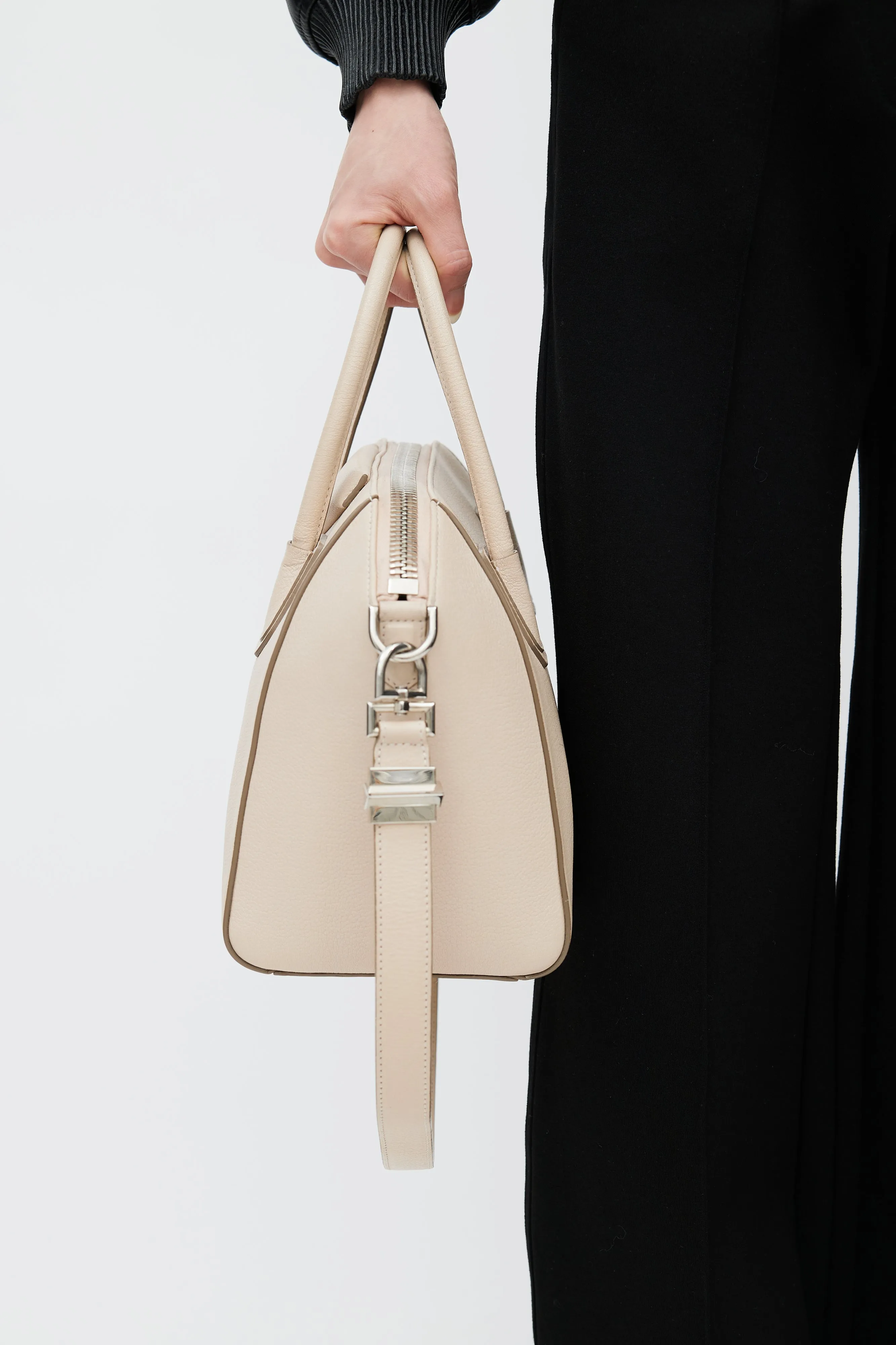 2015 Beige Leather Small Antigona Shoulder Bag