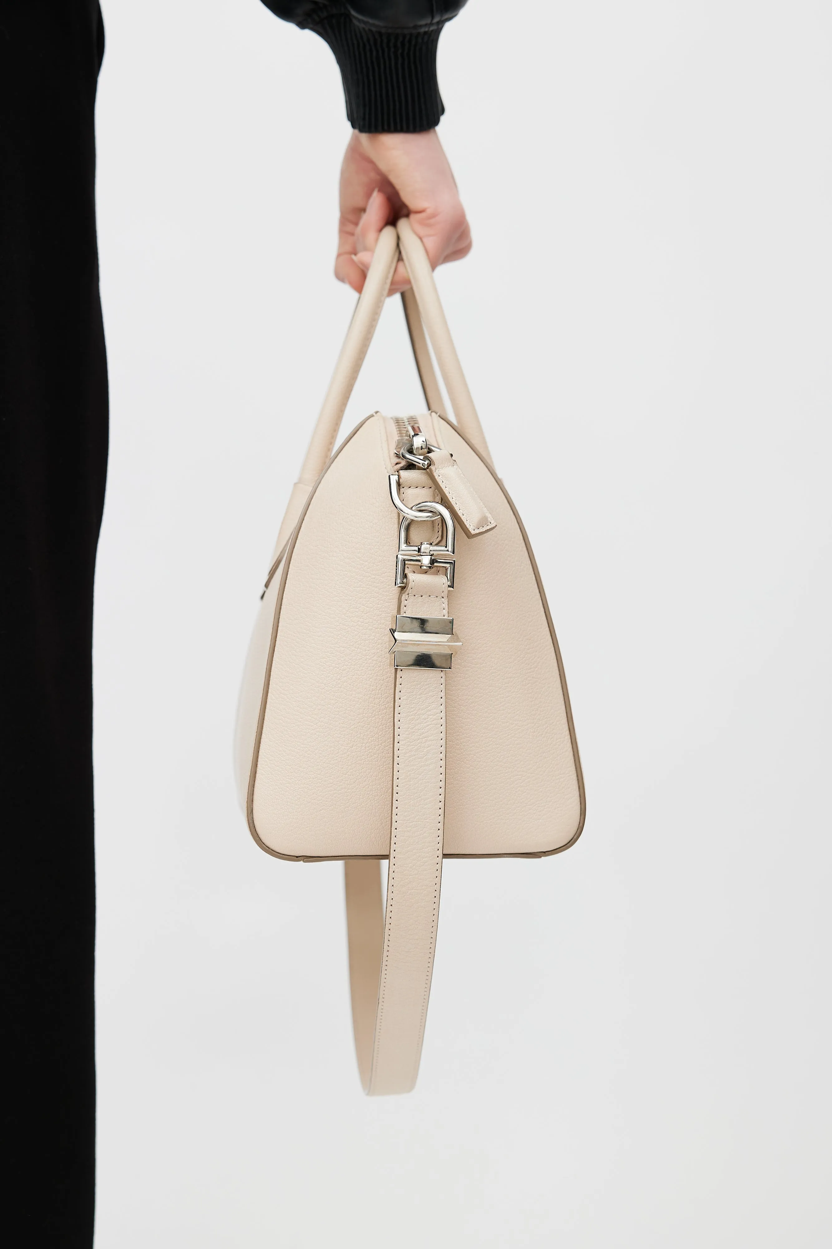 2015 Beige Leather Small Antigona Shoulder Bag