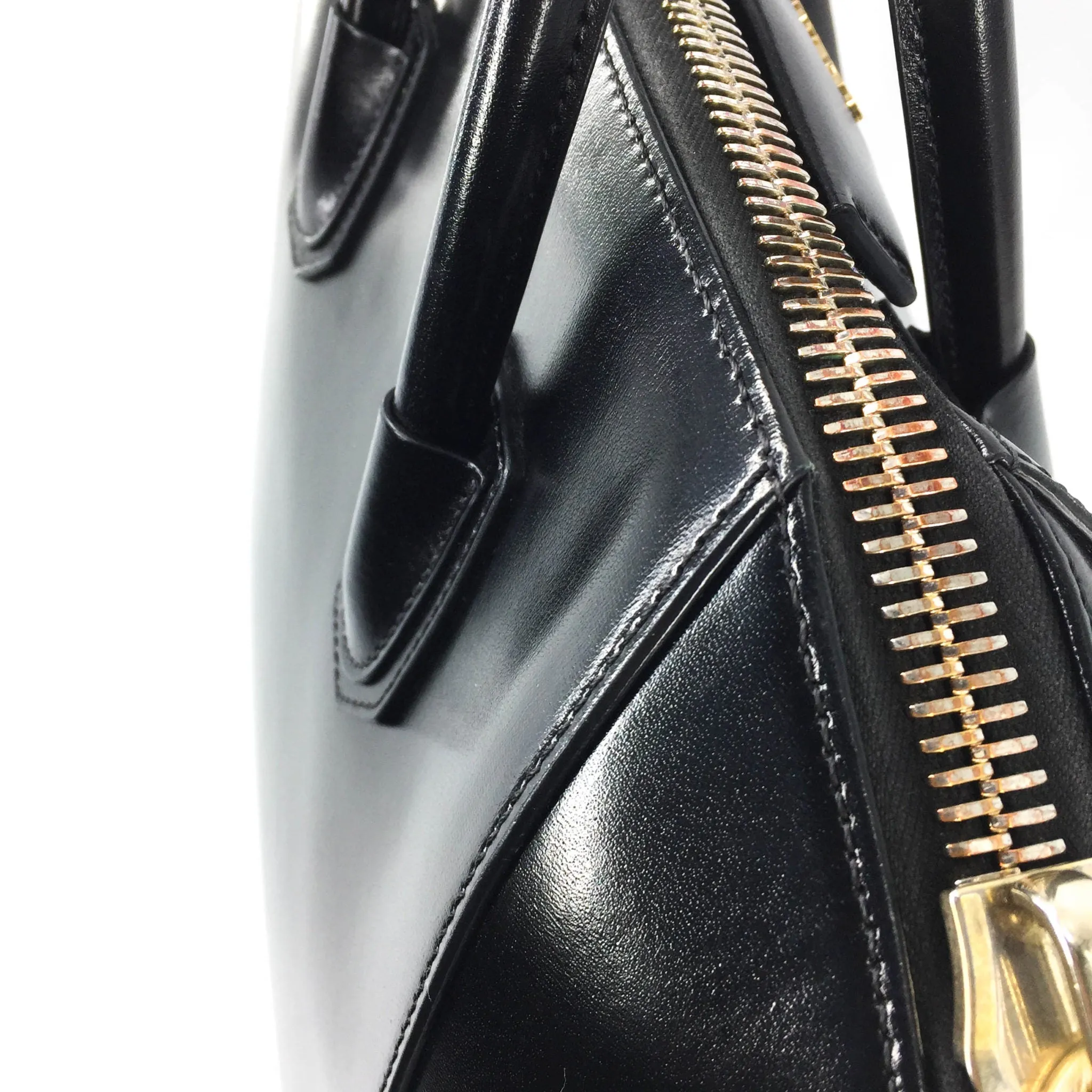 Antigona Small Black