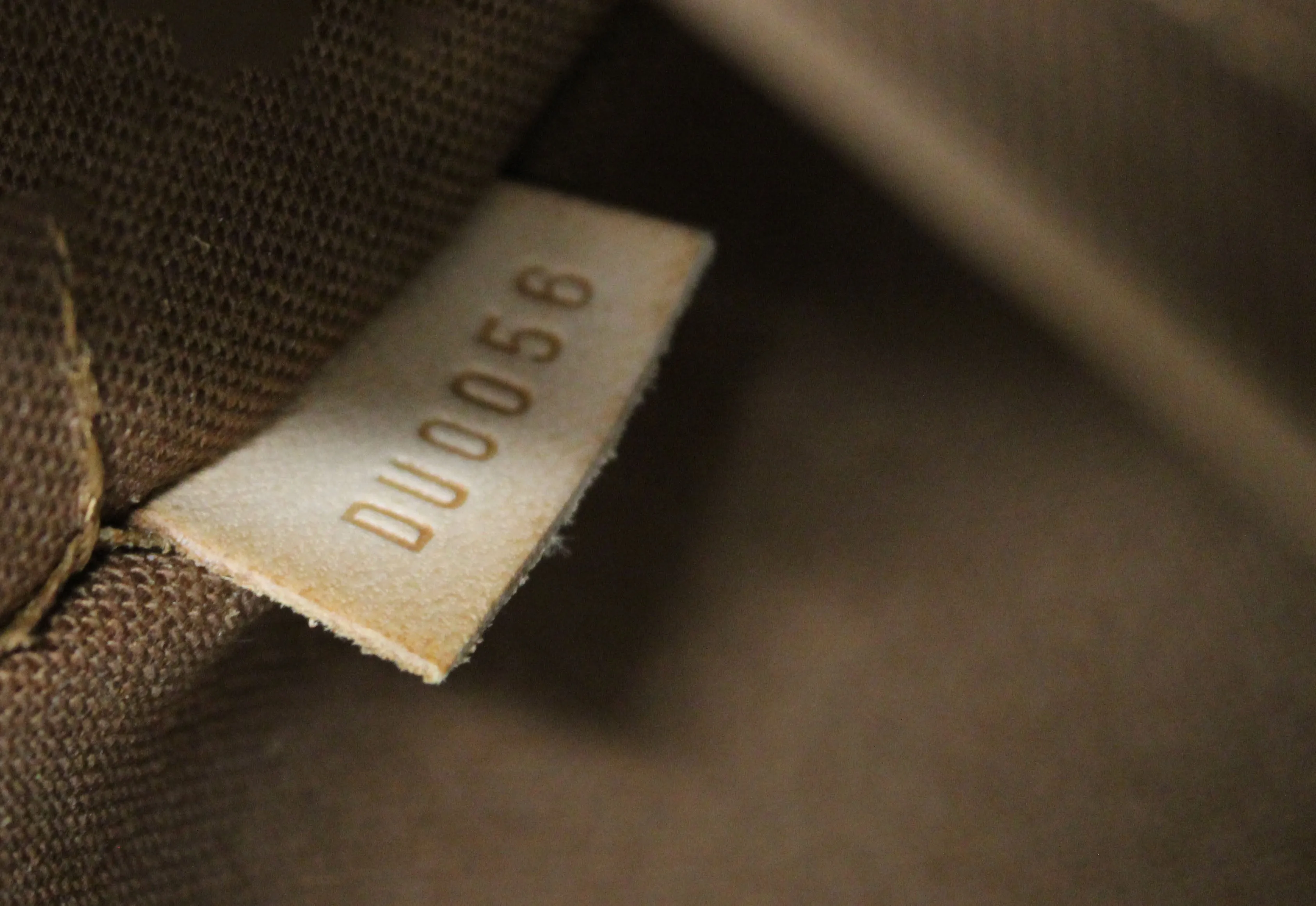 Authentic Louis Vuitton Classic Monogram Bosphore GM Messenger Bag