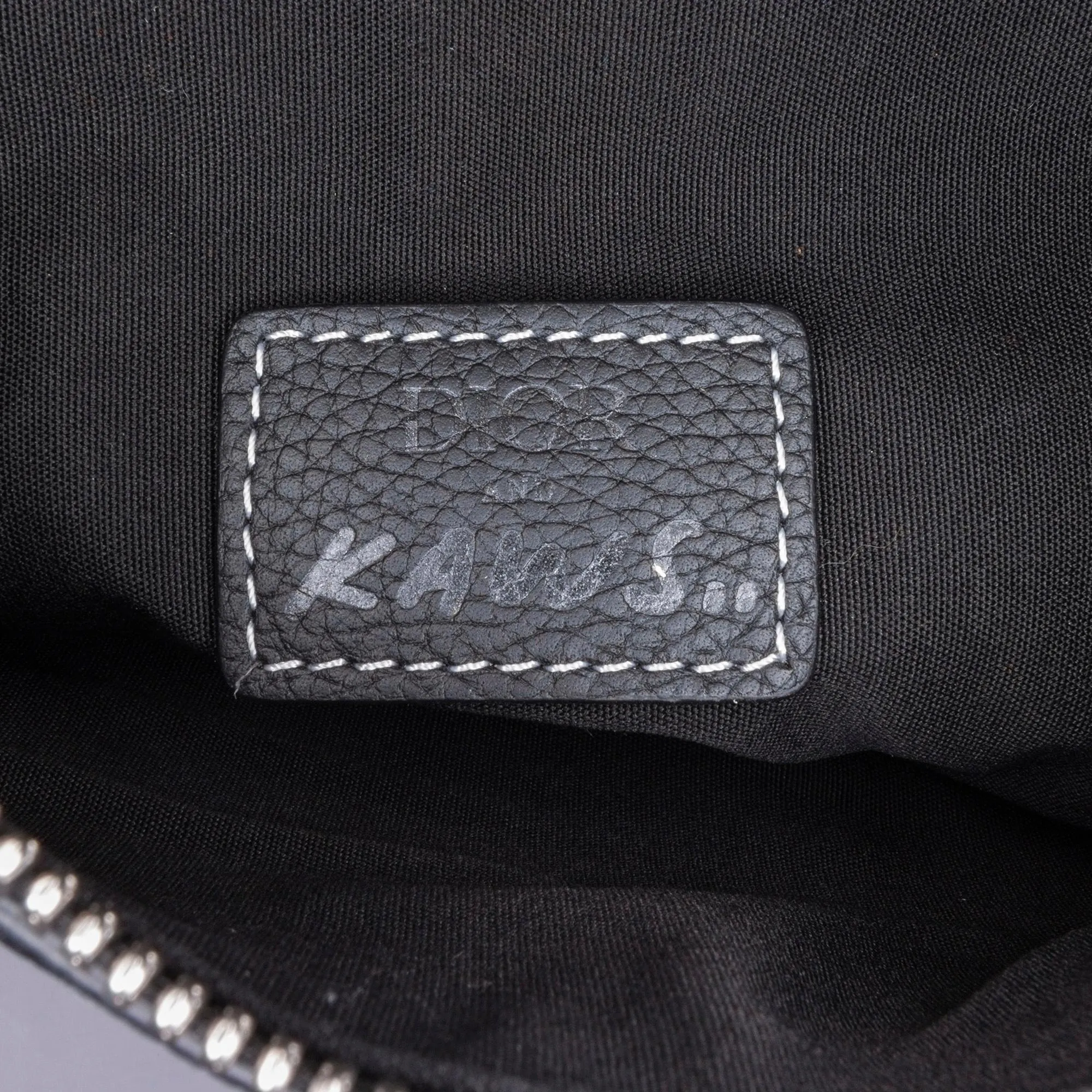 Dior x Kaws Bee Saddle Bag (SHG-NEBKWJ)