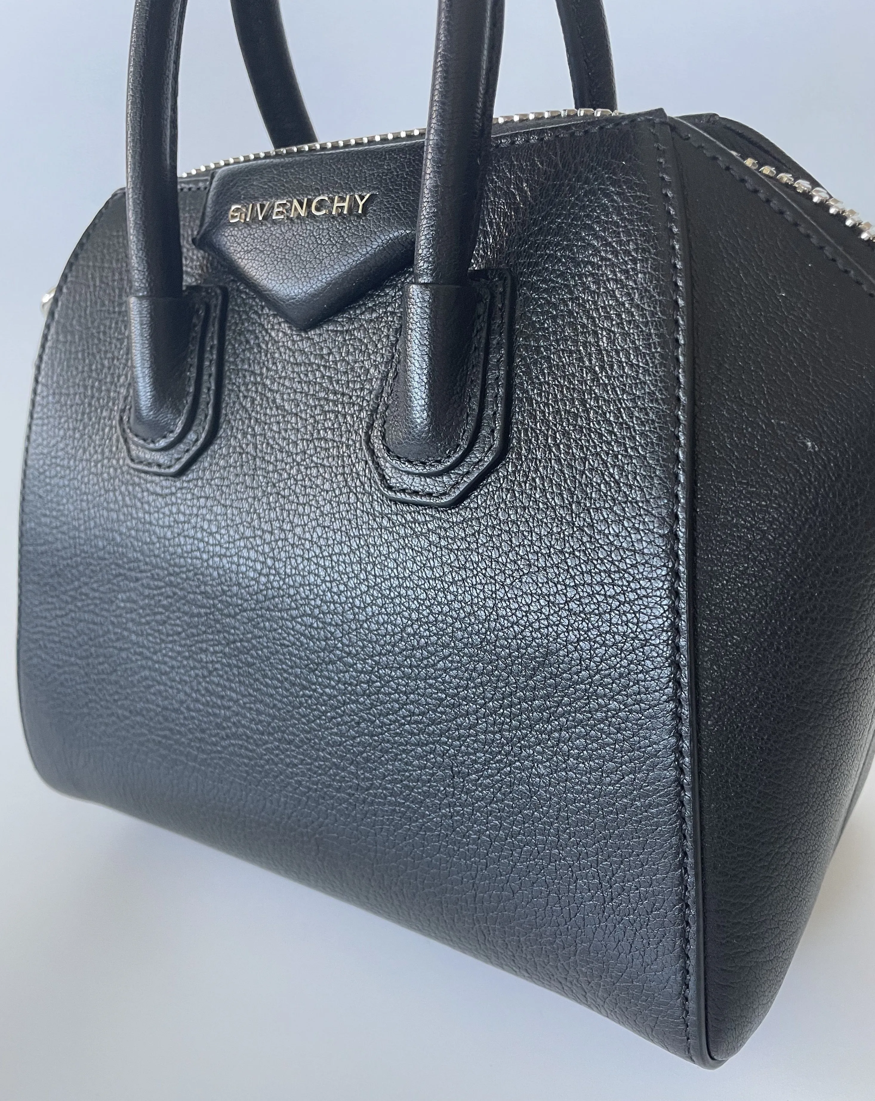 GIVENCHY | MINI ANTIGONA | BLACK