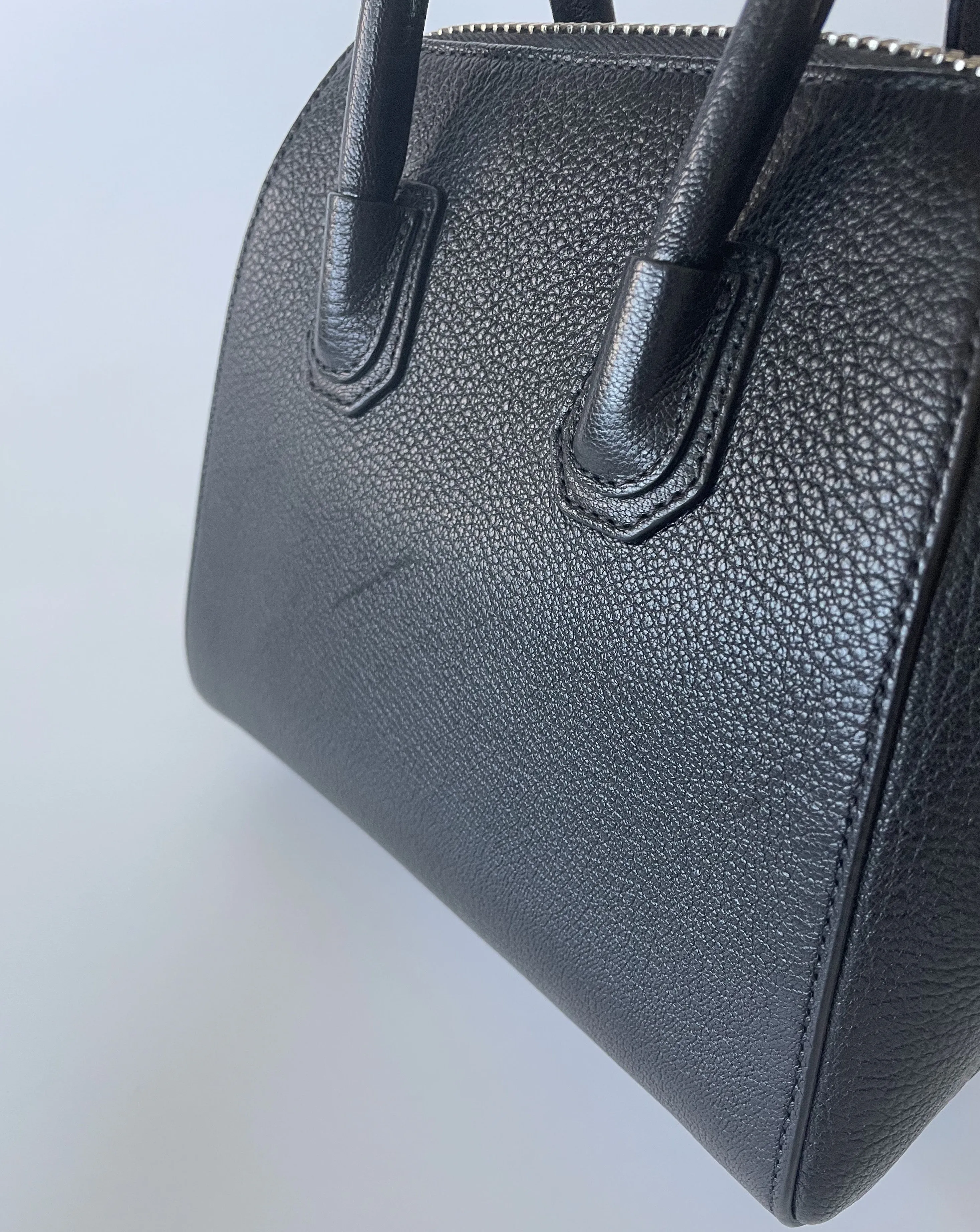 GIVENCHY | MINI ANTIGONA | BLACK