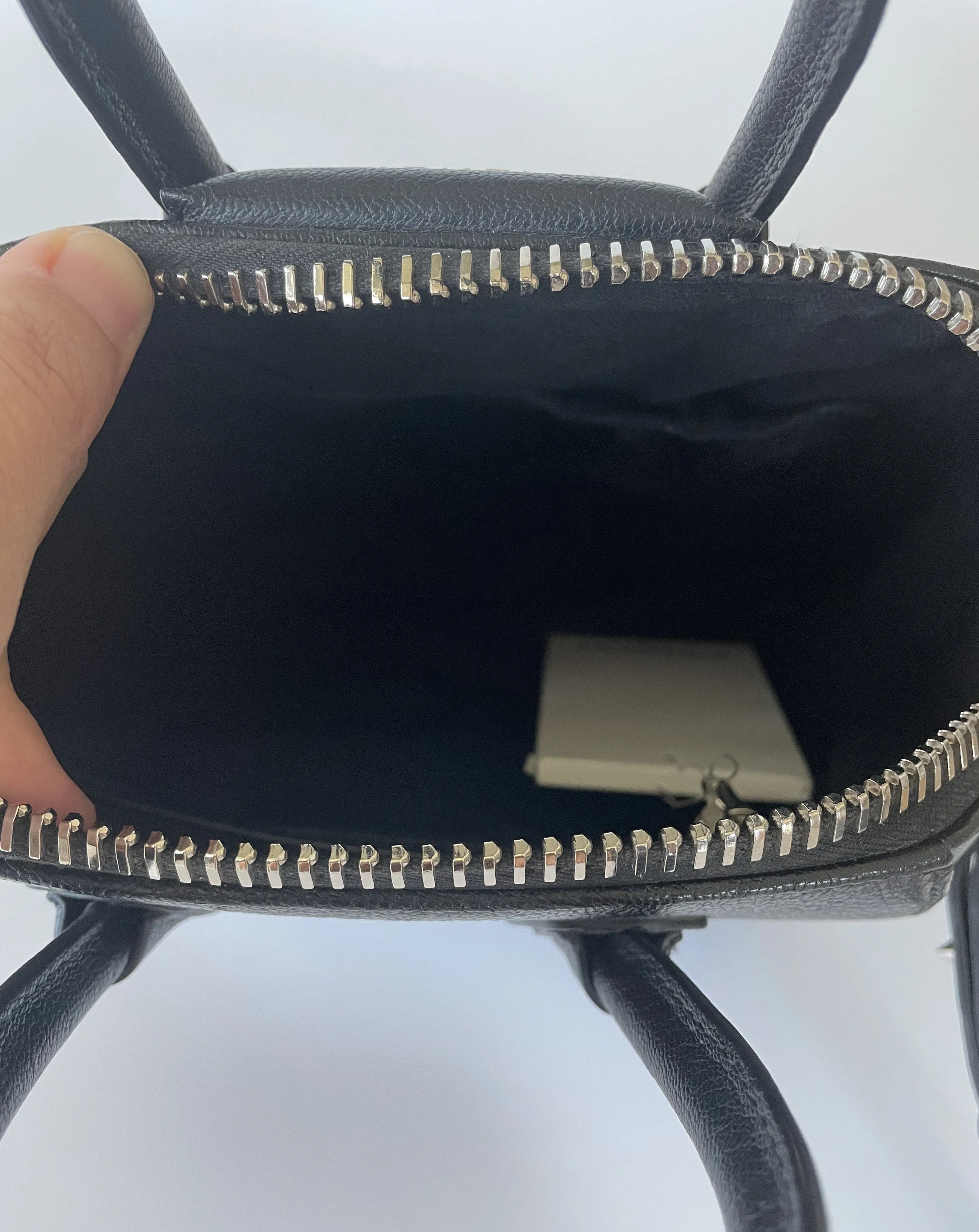 GIVENCHY | MINI ANTIGONA | BLACK
