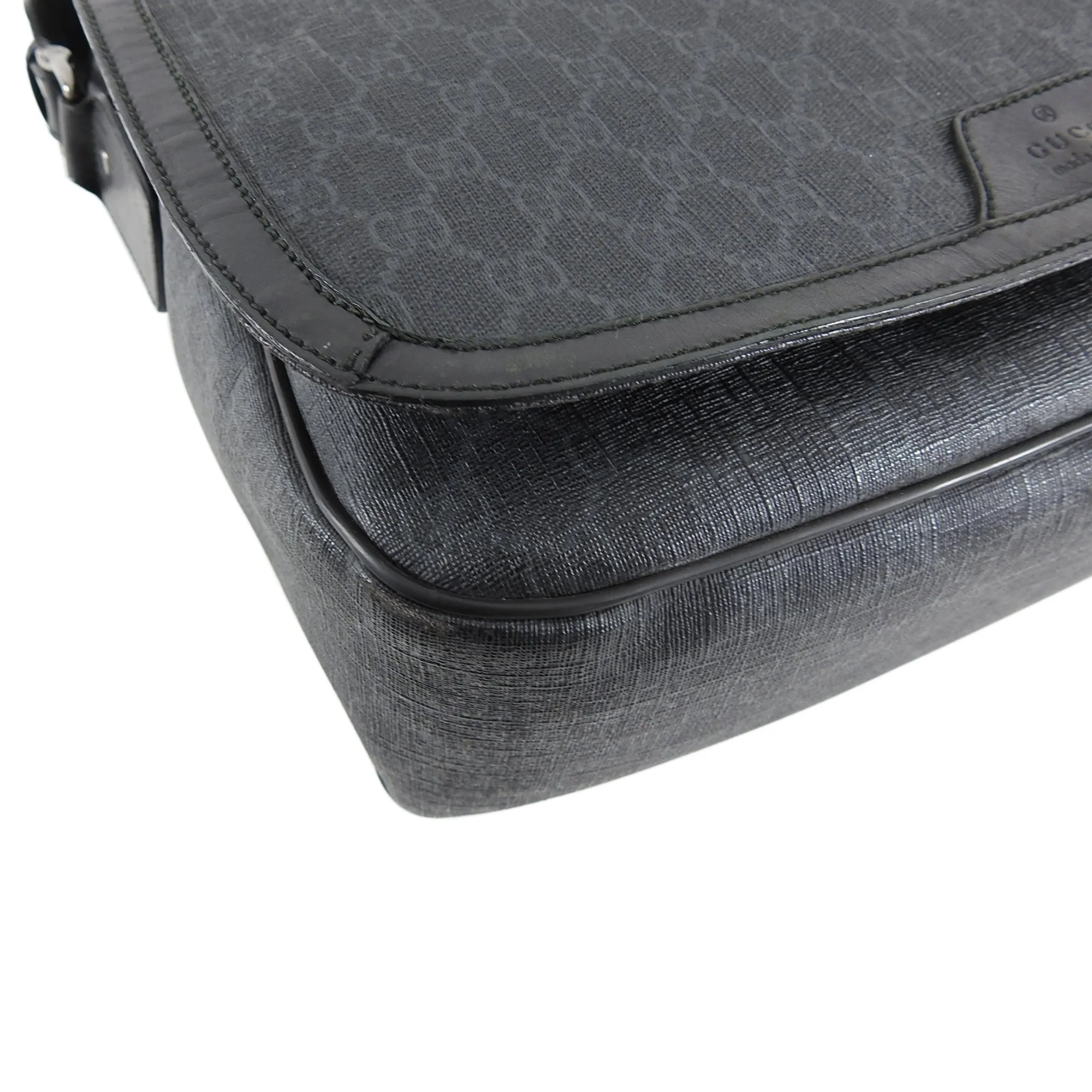 Gucci GG Supreme Black Messenger Computer Bag