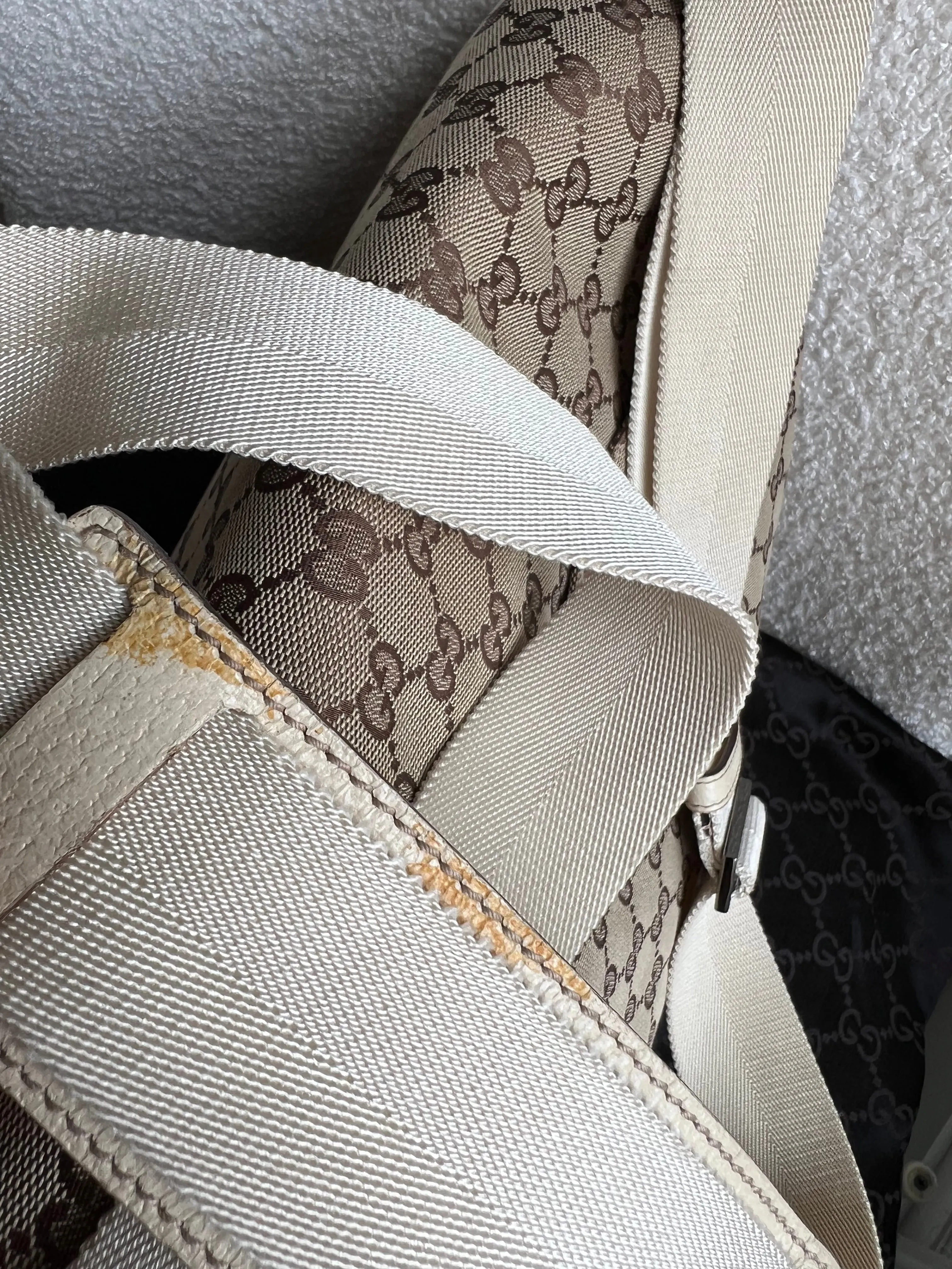 Gucci GG White Beige Canvas Messenger Bag