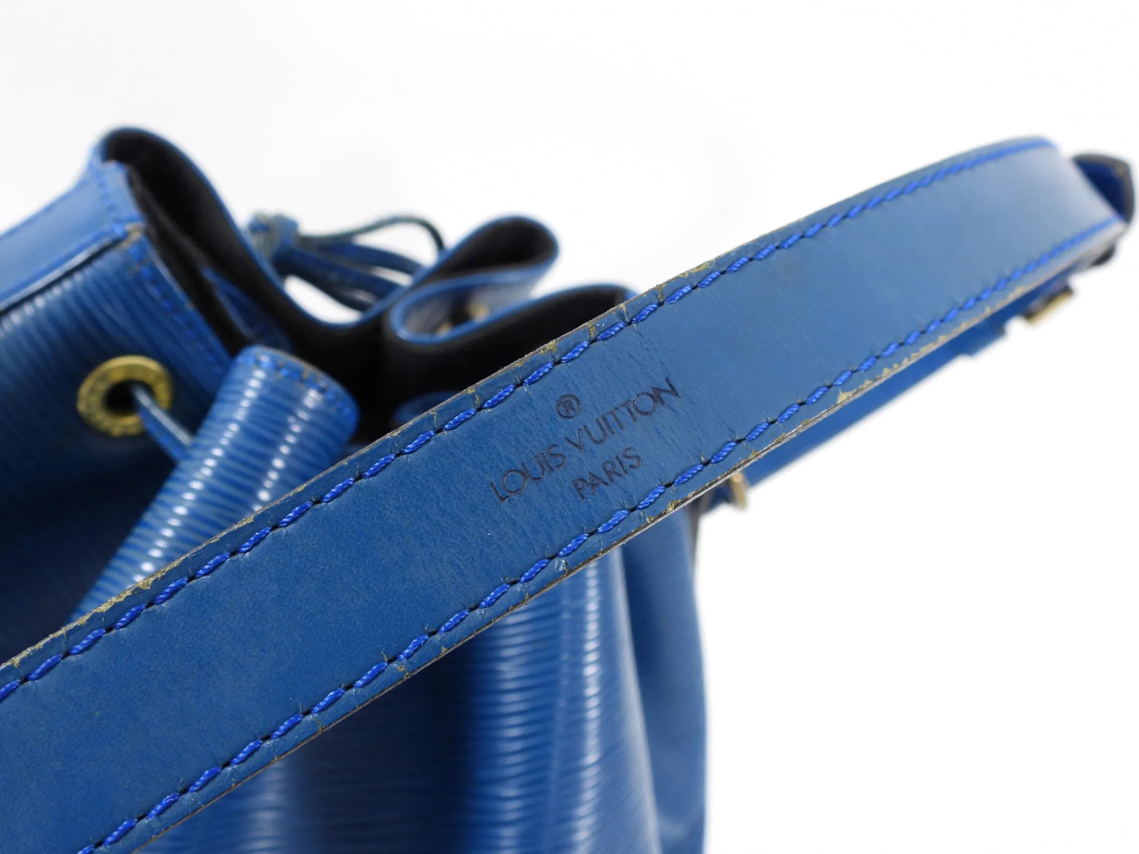 Louis Vuitton Blue Vintage 1994 Epi Noe PM Bucket Bag
