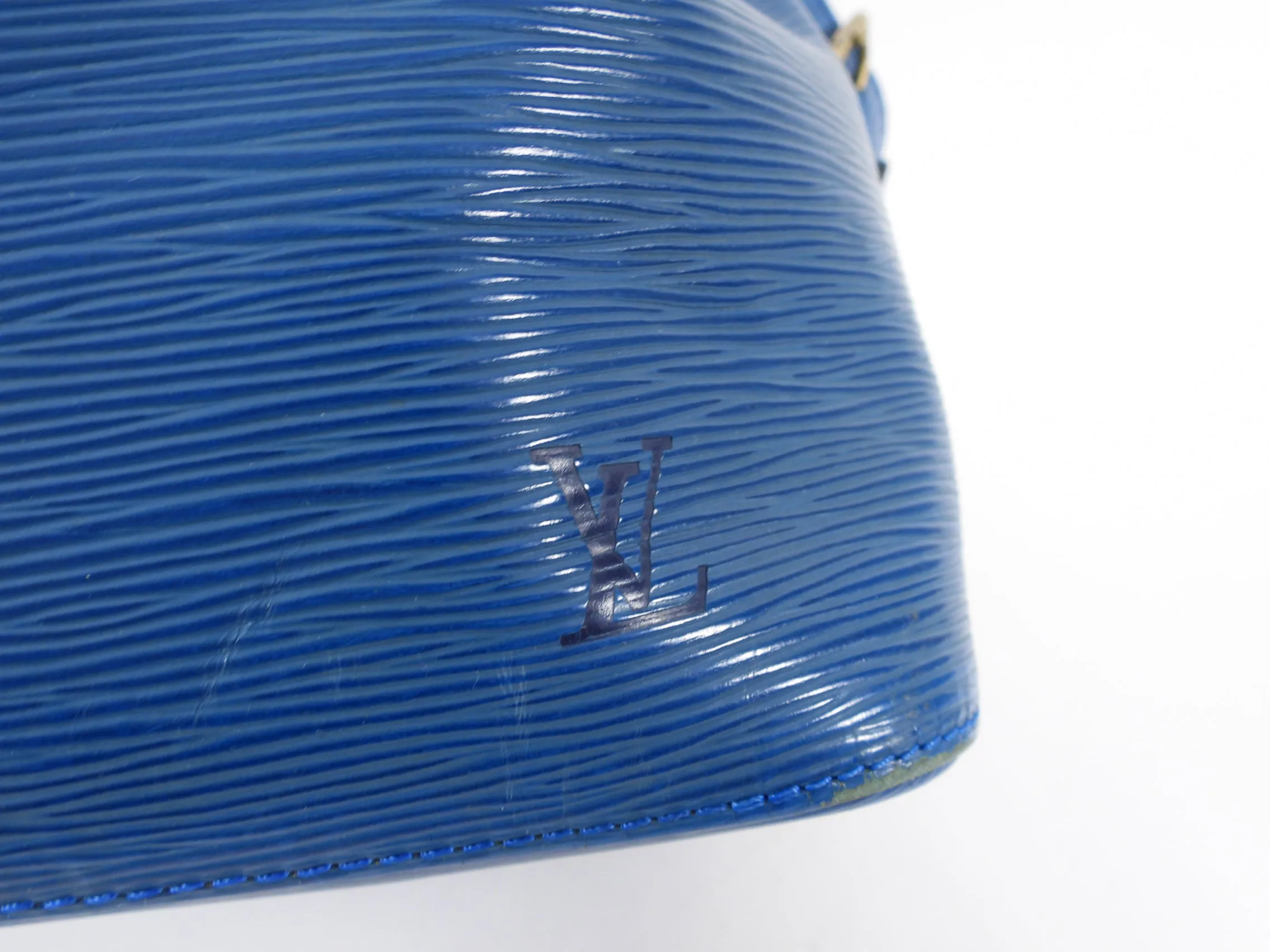 Louis Vuitton Blue Vintage 1994 Epi Noe PM Bucket Bag